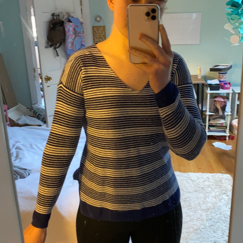 Blue and white linen top size Small